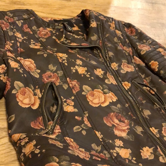 Jacket - Picture 4 of 5